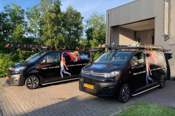 de-vries-wonen-burgum-bedrijfsautos